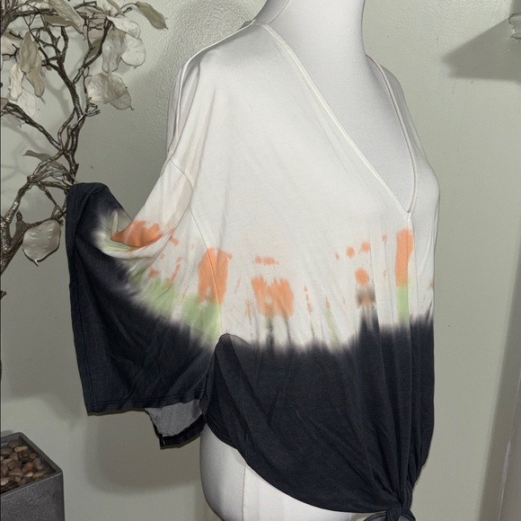 Chrysanthemum Women's Tie-Dye V-Neck Blouse - Picture 3 of 5